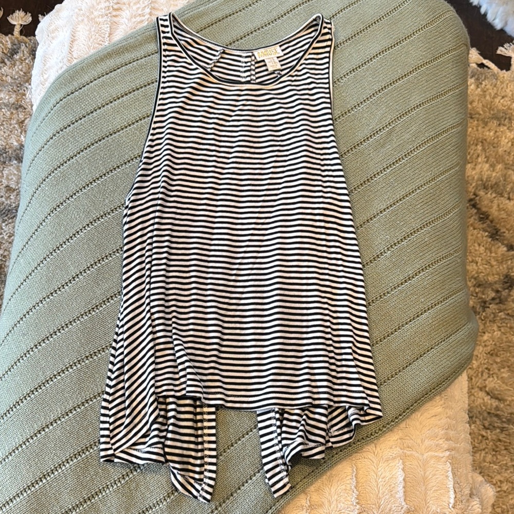 Amuse Society Black and White Asymmetrical Tie Front Tank Top